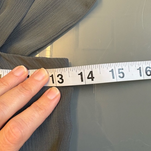 RW&CO. Grey Pleated Sleeveless lined billowy empire top women's size Small - Picture 7 of 11